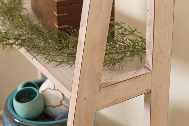 Accent Stand Detail